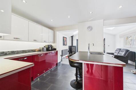 KITCHEN/ LIVING/ DINER