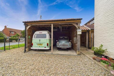 OPEN GARAGE/ CAR PORT