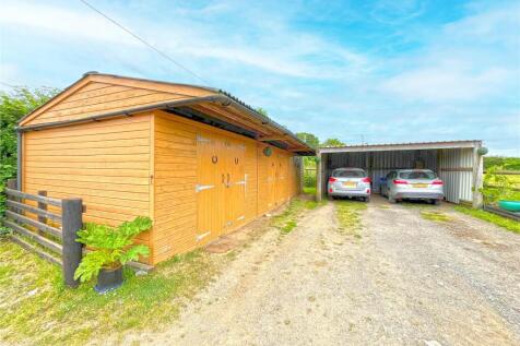 Stables &amp; Car Port