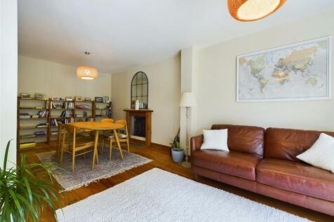 Lounge / Dining Room