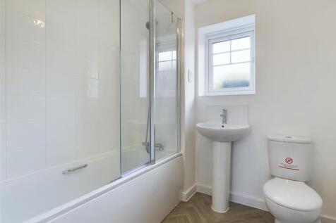 Plot 8 Bathroom