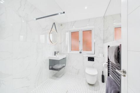 Family Shower Room