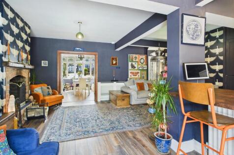 Lounge/Breakfast Kitchen