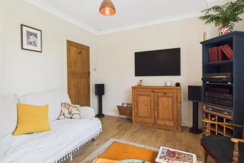 Sitting Room/Bed 4