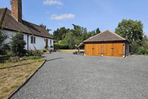 Driveway/Garage