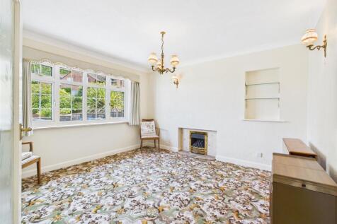 Living Room.jpg