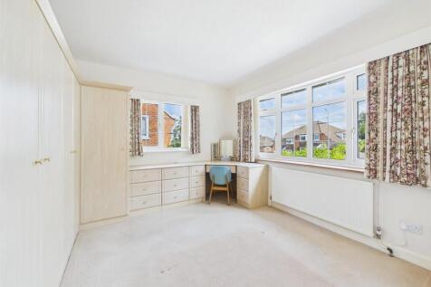Bedroom 1.jpg