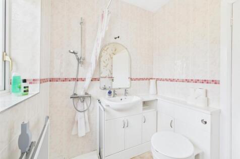 Shower Room.jpg