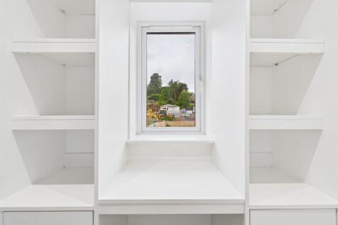 Walk-in Wardrobe / Dressing Room