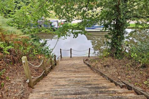 Steps to jetty
