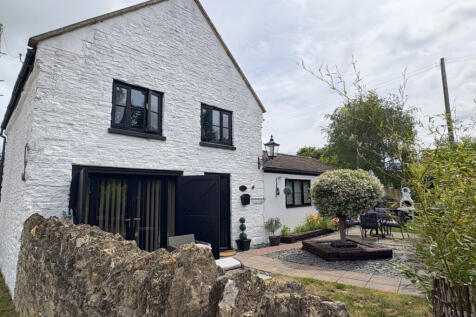 2 Bedroom Detached House for Sale