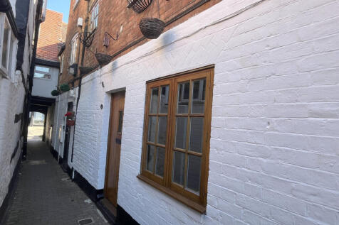 1 Bedroom Cottage for Rent