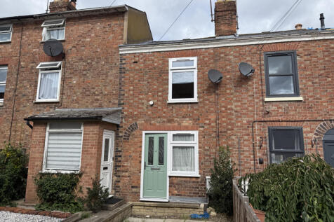 3 bed terraced house for sale