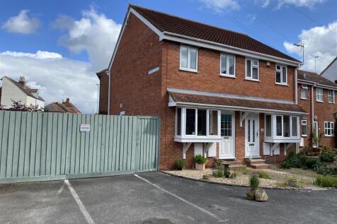 1 bedroom Semi Detached for sale