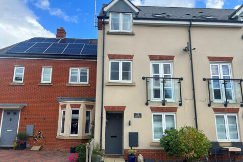 3 Bedroom Town House for Sale