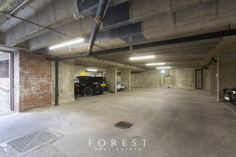garage 1.jpg
