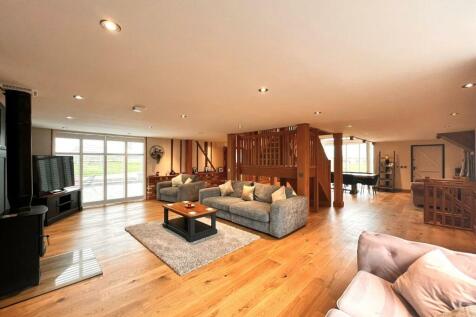 Sitting Room/Dining Room