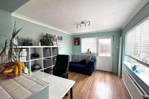 Study/ Family room