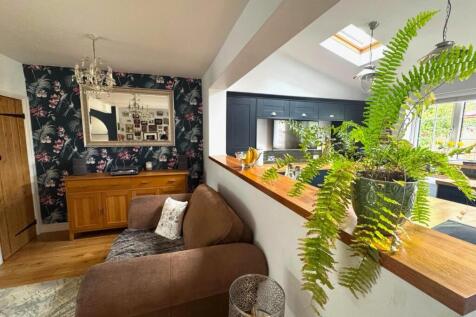 Sitting room/Dining room