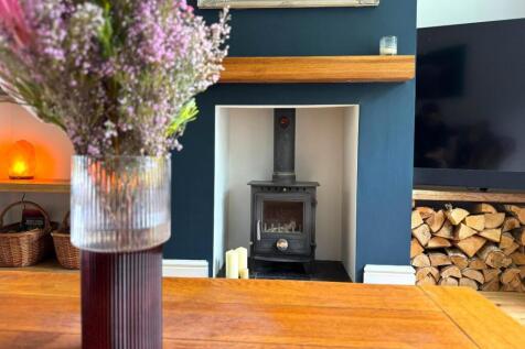 Sitting room/Dining room