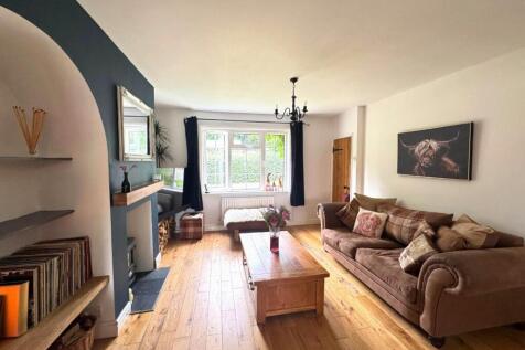 Sitting room/Dining room