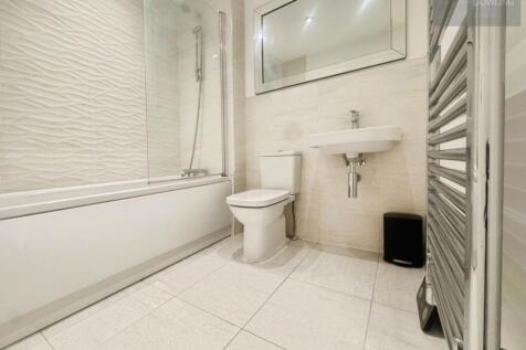 pbox-bathroom-331242.jpg