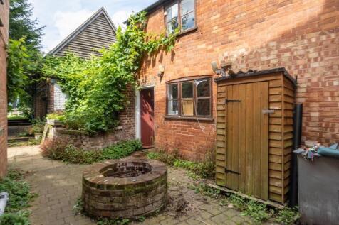 Latcham Dowling 33 Horslow Street Potton_MATTHEW P