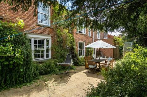 Latcham Dowling 33 Horslow Street Potton_MATTHEW P