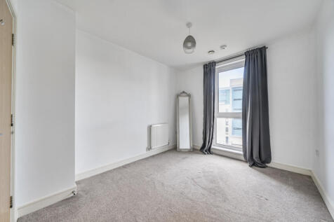 1347733-13-68b9b5...