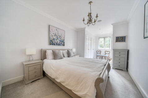 1348557-33-68bae6...