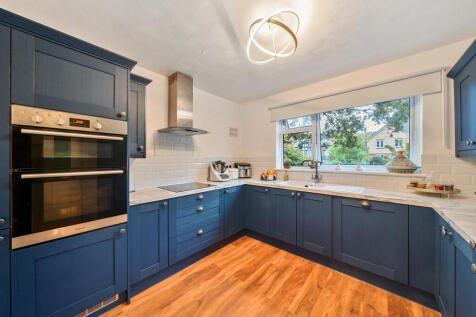 1367375-28-68ed2d...