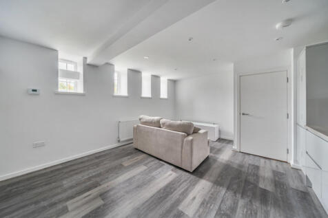 1377068-10-690b68...