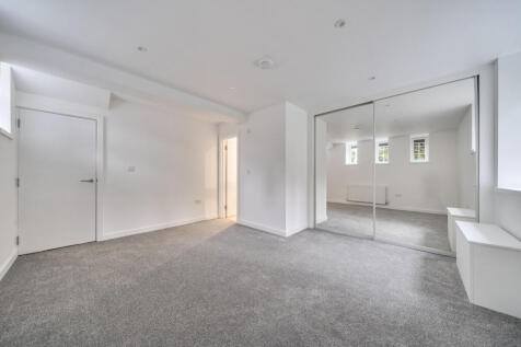 1377068-7-690b692...