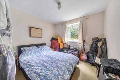 1370548-6-68f109f...