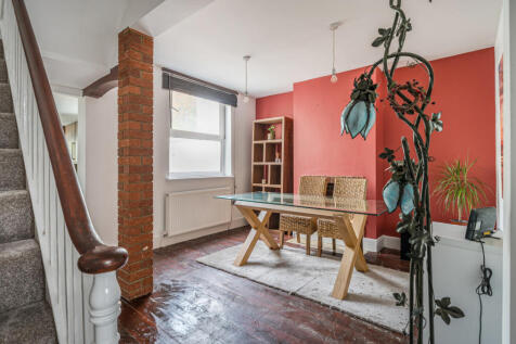 1370186-10-68f63d...