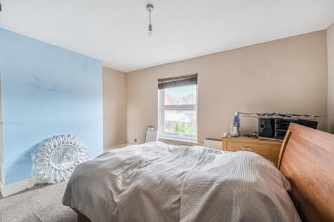 1370186-6-68f63cd...