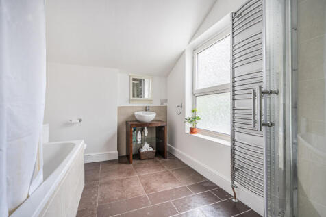 1370186-8-68f63d3...