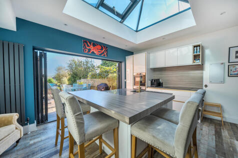 1372549-5-68fb780...