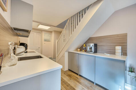 1372549-9-68fb787...