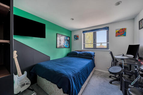 1372549-23-68fb79...