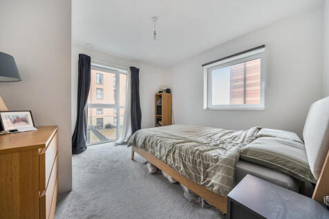 1374080-9-690b2ab...