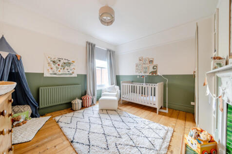 1376423-21-691200...