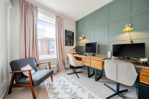 1376423-17-691200...