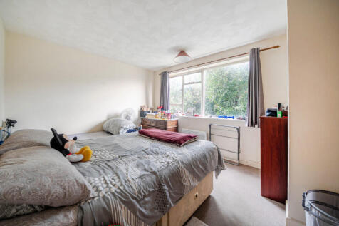 1376196-5-690c8e2...