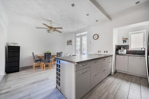 1374108-11-690b65...