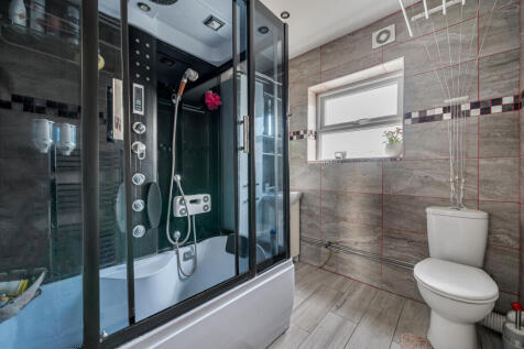 1374108-20-690b68...