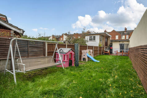 1374108-21-690b68...