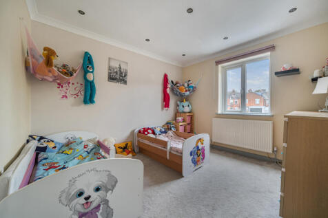 1374108-19-690b68...