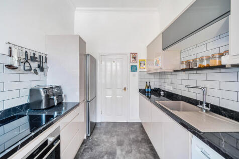 1296607-15-682f2e...