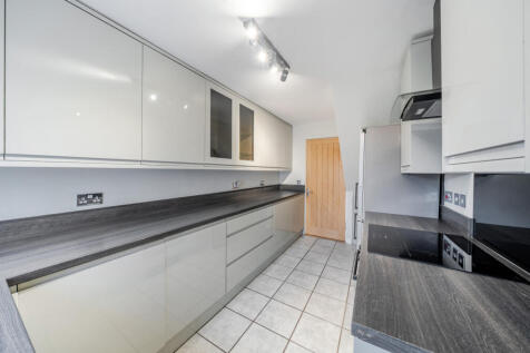 1386736-8-692d987...